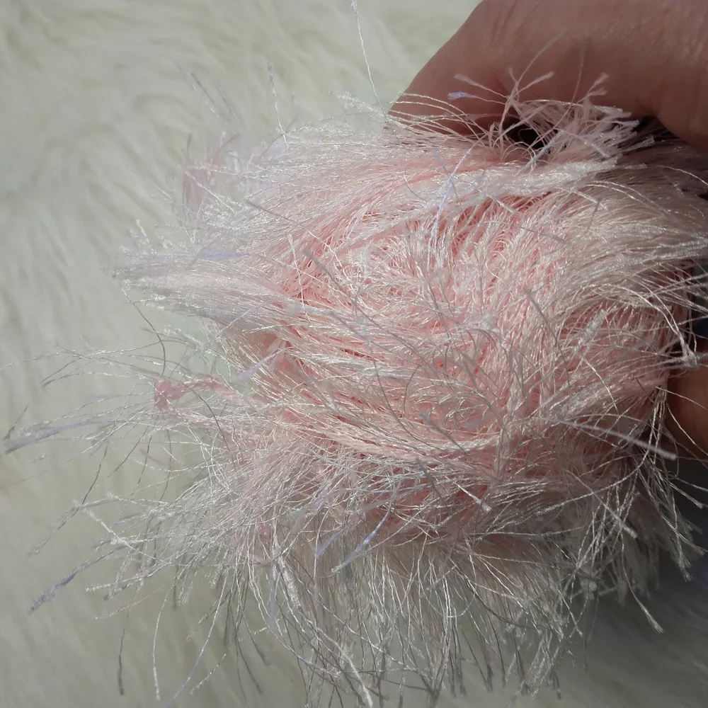 YARN Lion Brand Yarn Fun Fur Eyelash In Soft Pink